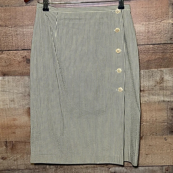 Isaac Mizrahi Dresses & Skirts - 🌻 Isaac Mizrahi 90s Seersucker Pencil Skirt Buttoned Side Closure size 8 vintage